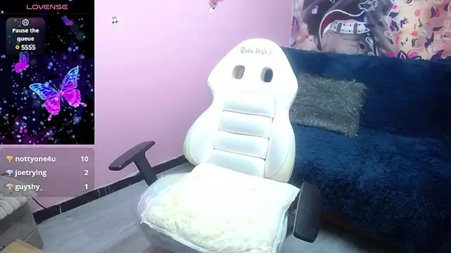 Snapshot of sailor_moon07 chatting on March 7, 7:19 am sailor moon07 online show from March 7, 7:19 am