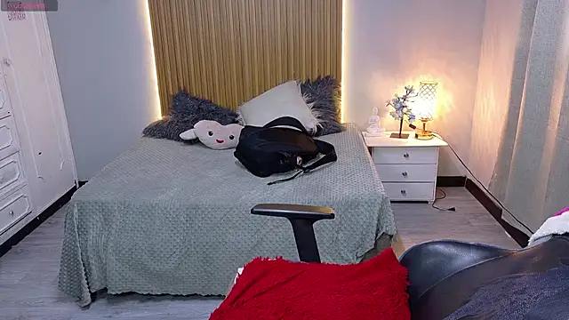 Snapshot of sailor_moon07 chatting on September 14, 1:10 pm sailor moon07 online show from September 14, 1:10 pm