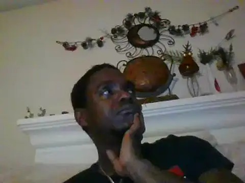 Snapshot of Hugedick0071 chatting on December 9, 7:28 am Hugedick0071 online show from December 9, 7:28 am