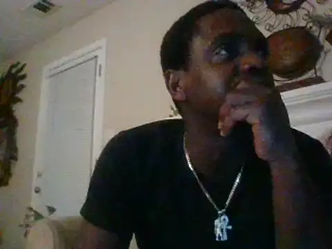 Snapshot of Hugedick0071 chatting on December 11, 4:18 am Hugedick0071 online show from December 11, 4:18 am