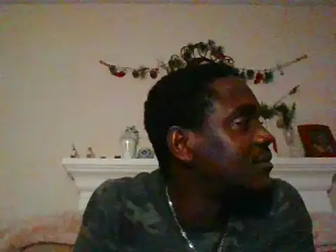 Snapshot of Hugedick0071 chatting on December 13, 11:17 pm Hugedick0071 online show from December 13, 11:17 pm