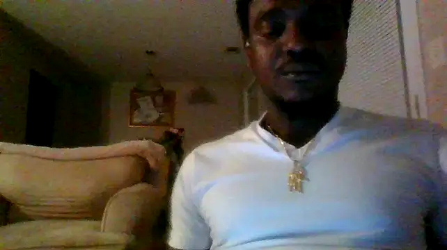 Snapshot of Hugedick0071 chatting on February 13, 8:06 am Hugedick0071 online show from February 13, 8:06 am