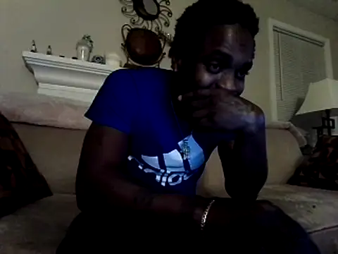 Snapshot of Hugedick0071 chatting on February 25, 12:25 am Hugedick0071 online show from February 25, 12:25 am