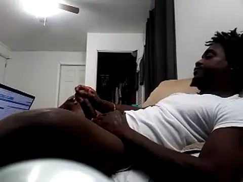 Snapshot of Hugedick0071 chatting on November 13, 7:51 am Hugedick0071 online show from November 13, 7:51 am