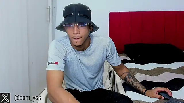 Snapshot of dominic_smith_ chatting on February 27, 1:38 am dominic smith online show from February 27, 1:38 am