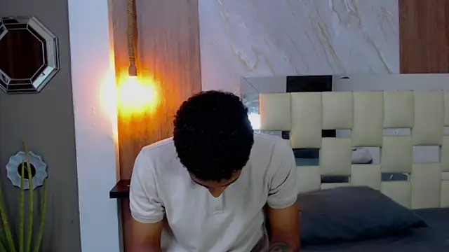 Snapshot of dominic_smith_ chatting on March 23, 12:15 am dominic smith online show from March 23, 12:15 am