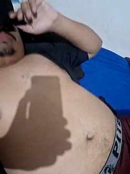 Snapshot of sergiosilva100 chatting on December 16, 6:13 pm sergiosilva100 online show from December 16, 6:13 pm