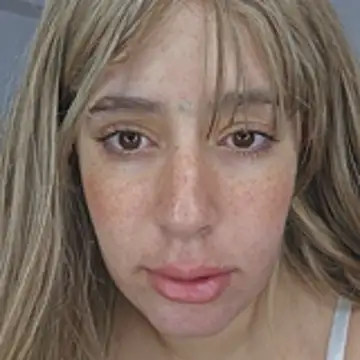 Snapshot of Massa8 chatting on November 5, 9:09 am Massa8 online show from November 5, 9:09 am