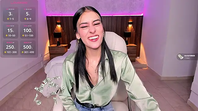 Snapshot of karlaa_james chatting on November 1, 11:12 am karlaa james online show from November 1, 11:12 am