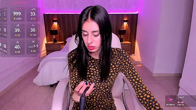 Snapshot of karlaa_james chatting on November 5, 10:59 am karlaa james online show from November 5, 10:59 am