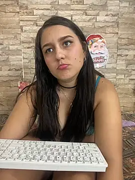 Snapshot of saray_gomez22 chatting on December 7, 5:15 am saray gomez22 online show from December 7, 5:15 am