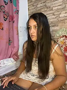 Snapshot of saray_gomez22 chatting on December 21, 3:03 am saray gomez22 online show from December 21, 3:03 am