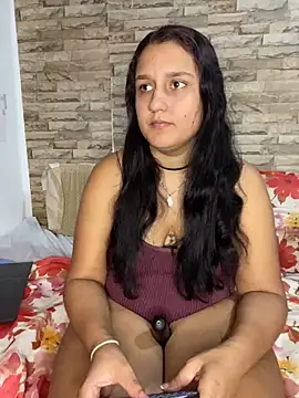 Snapshot of saray_gomez22 chatting on January 4, 3:07 am saray gomez22 online show from January 4, 3:07 am