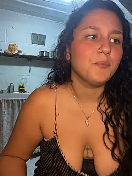 Snapshot of saray_gomez22 chatting on January 29, 2:40 am saray gomez22 online show from January 29, 2:40 am