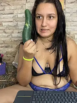 Snapshot of saray_gomez22 chatting on February 6, 2:11 am saray gomez22 online show from February 6, 2:11 am