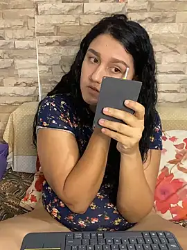 Snapshot of saray_gomez22 chatting on February 14, 1:23 am saray gomez22 online show from February 14, 1:23 am