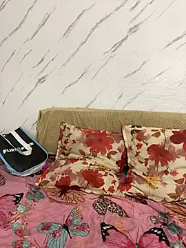 Snapshot of saray_gomez22 chatting on March 8, 1:28 am saray gomez22 online show from March 8, 1:28 am