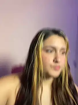 Snapshot of saray_gomez22 chatting on November 24, 9:58 pm saray gomez22 online show from November 24, 9:58 pm