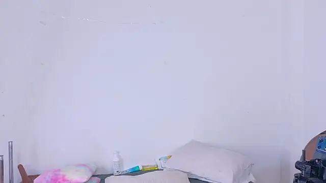 Snapshot of Chleo__ chatting on November 12, 1:11 pm Chleo online show from November 12, 1:11 pm