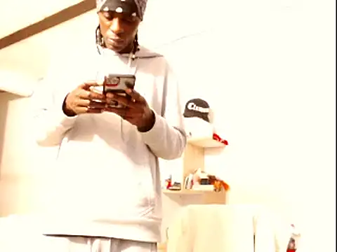 Snapshot of phillip-hot chatting on February 23, 2:18 am phillip-hot online show from February 23, 2:18 am