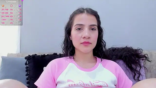 Snapshot of Miranda_doll_ chatting on January 9, 4:17 pm Miranda doll online show from January 9, 4:17 pm