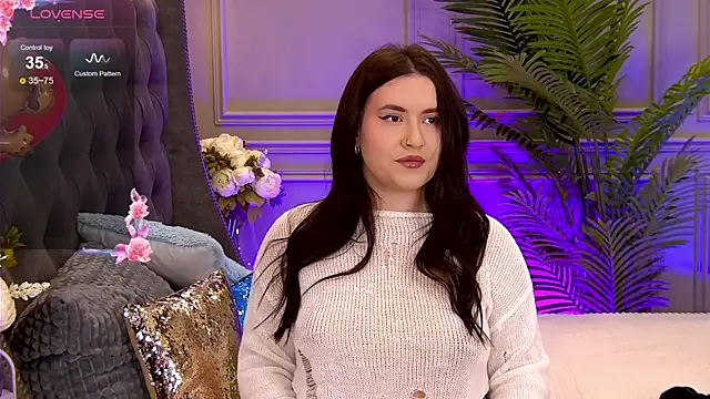 TrishaWinslet online show from February 22, 3:01 am