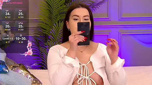 TrishaWinslet online show from March 5, 3:29 am