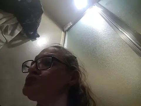 ILUV2TUCHMYKITTY online show from November 24, 12:38 pm