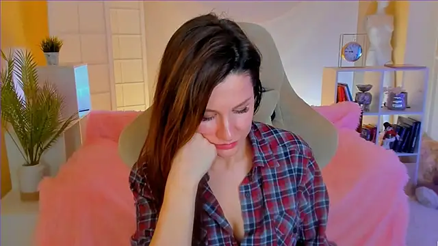 April o Nill online show from January 23, 3:43 pm