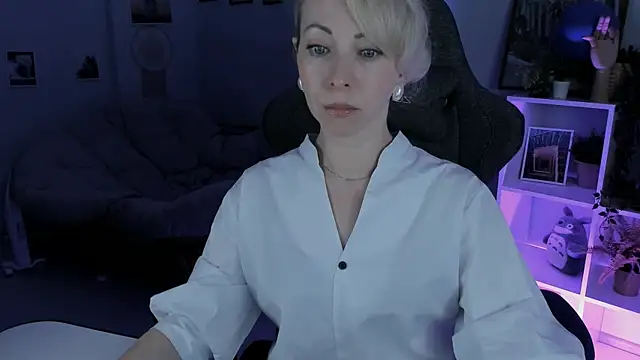 LylithSkye online show from February 5, 10:51 am