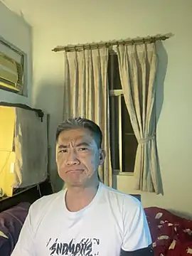 Snapshot of YuHsuant chatting on February 7, 7:17 pm YuHsuant online show from February 7, 7:17 pm