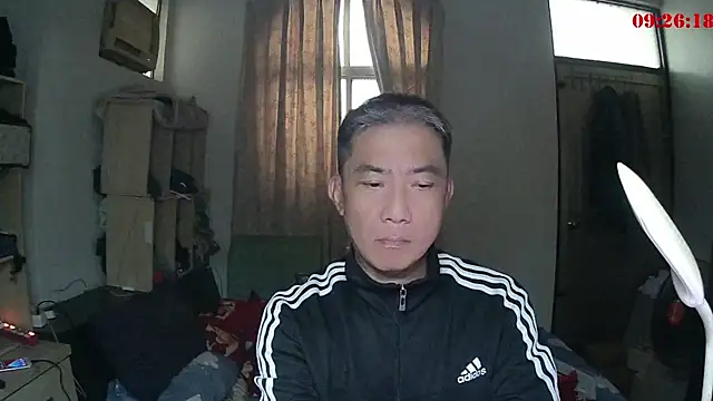 Snapshot of YuHsuant chatting on February 13, 2:23 am YuHsuant online show from February 13, 2:23 am