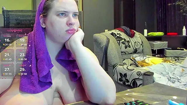 1lindsey1 online show from September 13, 6:35 am