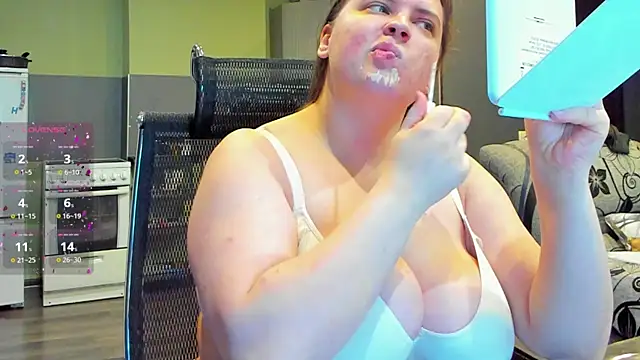 1lindsey1 online show from September 28, 4:40 am