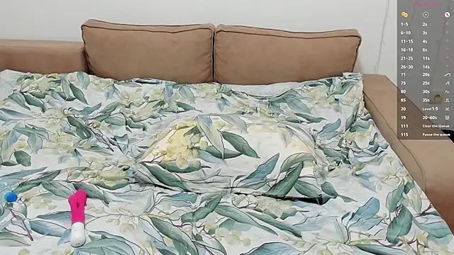 1lindsey1 online show from March 2, 7:15 am