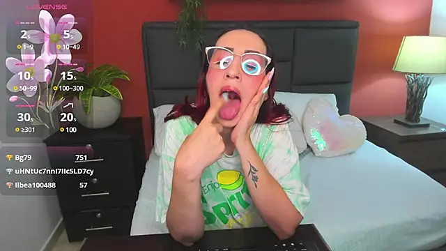 jadde13  online show from December 7, 7:05 am