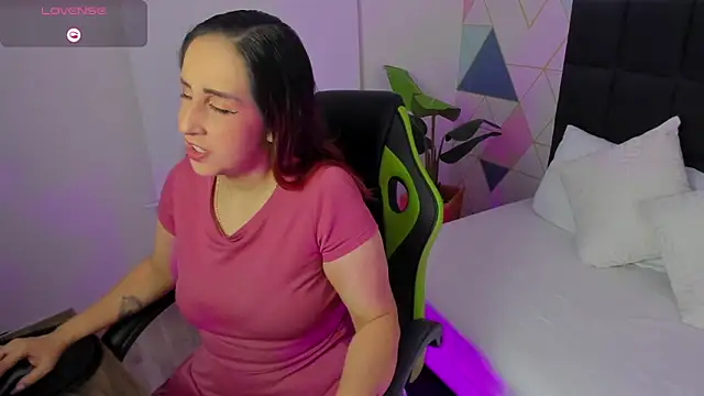 jadde13  online show from October 6, 7:55 pm