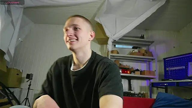 dustyn fox online show from February 17, 2:04 pm