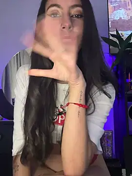 Snapshot of FrancellyHot chatting on March 16, 2:32 am FrancellyHot online show from March 16, 2:32 am