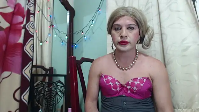 Snapshot of Bianca_Vega chatting on January 22, 11:43 pm Bianca Vega online show from January 22, 11:43 pm