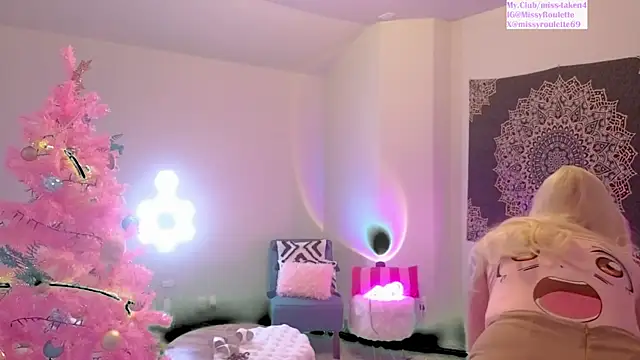 Snapshot of MissyRoulette chatting on December 10, 5:50 am MissyRoulette online show from December 10, 5:50 am