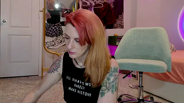 Snapshot of MissyRoulette chatting on January 23, 11:48 am MissyRoulette online show from January 23, 11:48 am