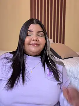 Snapshot of _Shara_Handal_ chatting on January 5, 9:48 am Shara Handal online show from January 5, 9:48 am