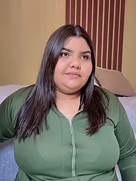 Snapshot of _Shara_Handal_ chatting on February 7, 8:55 am Shara Handal online show from February 7, 8:55 am