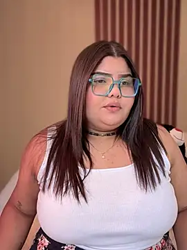 Snapshot of _Shara_Handal_ chatting on March 13, 1:50 pm Shara Handal online show from March 13, 1:50 pm
