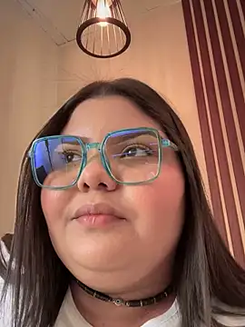 Snapshot of _Shara_Handal_ chatting on March 18, 8:36 am Shara Handal online show from March 18, 8:36 am
