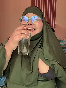 Snapshot of _Shara_Handal_ chatting on March 19, 10:33 am Shara Handal online show from March 19, 10:33 am