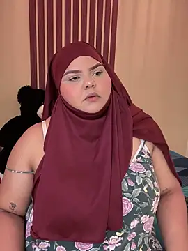 Snapshot of _Shara_Handal_ chatting on September 21, 8:10 pm Shara Handal online show from September 21, 8:10 pm