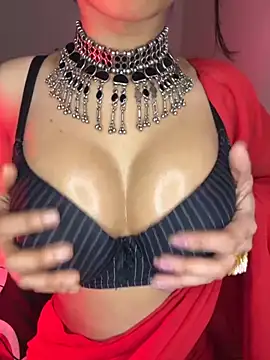 Snapshot of Hot-sexy222 chatting on October 9, 1:47 am Hot-sexy222 online show from October 9, 1:47 am