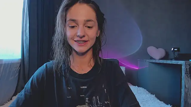 Snapshot of JudyAngil chatting on September 22, 4:47 am JudyAngil online show from September 22, 4:47 am